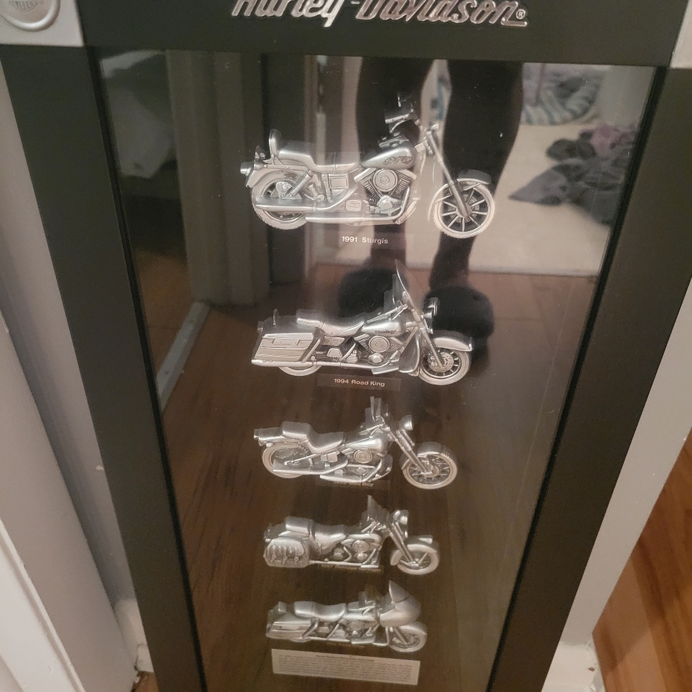 COPY - Harley davidson display case